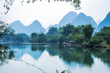 上哪儿找一年级要讲的故事呀儿？