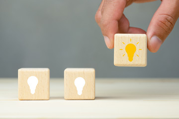 人类幼崽在护食的时候有多可爱呢？