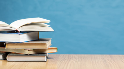 上哪儿找一年级要讲的故事呀儿？