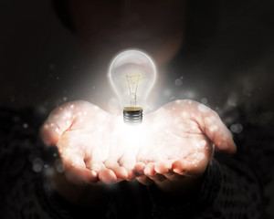 中国历史上在世界上最强大的时候、最屈辱的时候、最繁荣的时候分别是哪个朝代